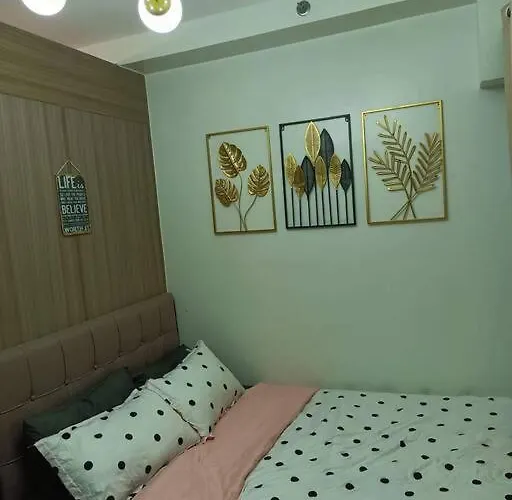 Moa Shore 2 1br With Balcony Wifi Netflix Pool 4pax Manila