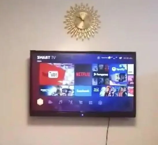 Moa Shore 2 1br With Balcony Wifi Netflix Pool 4pax * Manila